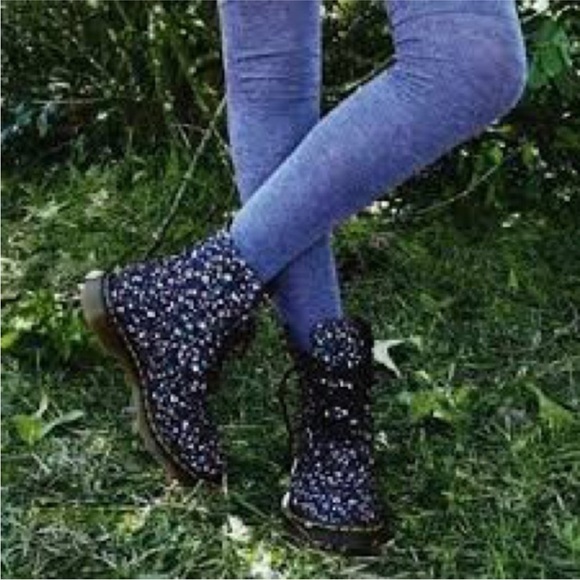 Doc Dr martens ditzy floral combat boots Sz 5 - Picture 4 of 6